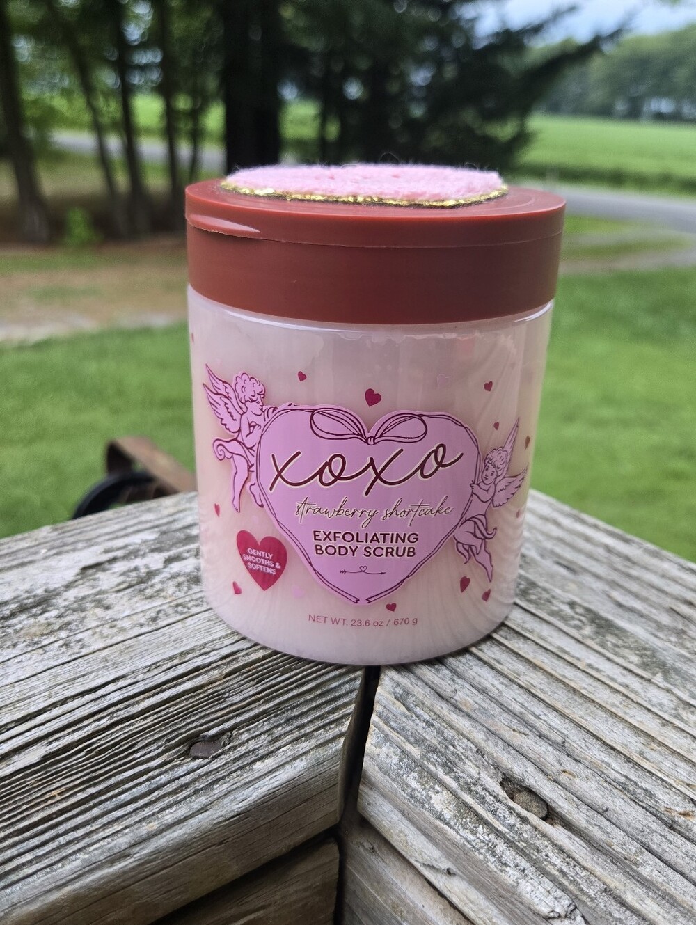 XOXO Strawberry Shortcake Exfoliating Body Scrub - Pink & Red